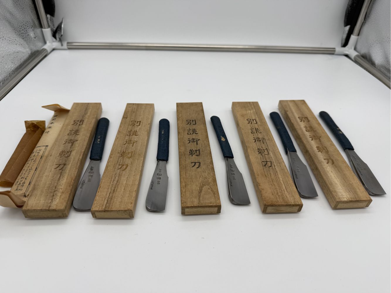 Aukščiausios klasės NOS Kamisori Tamahagane pauvlonijos dėžutėje - immagine 13