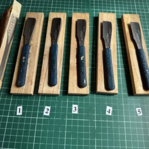 Kamisori Tamahagane Premium NOS numa caixa pauvlonia