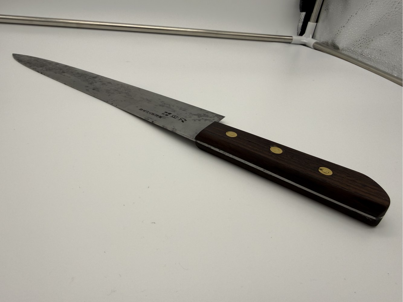 Japoniškas kalvio darbo virtuvinis peilis iš Tamahagane – Bild 2